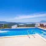 Villa Adel *